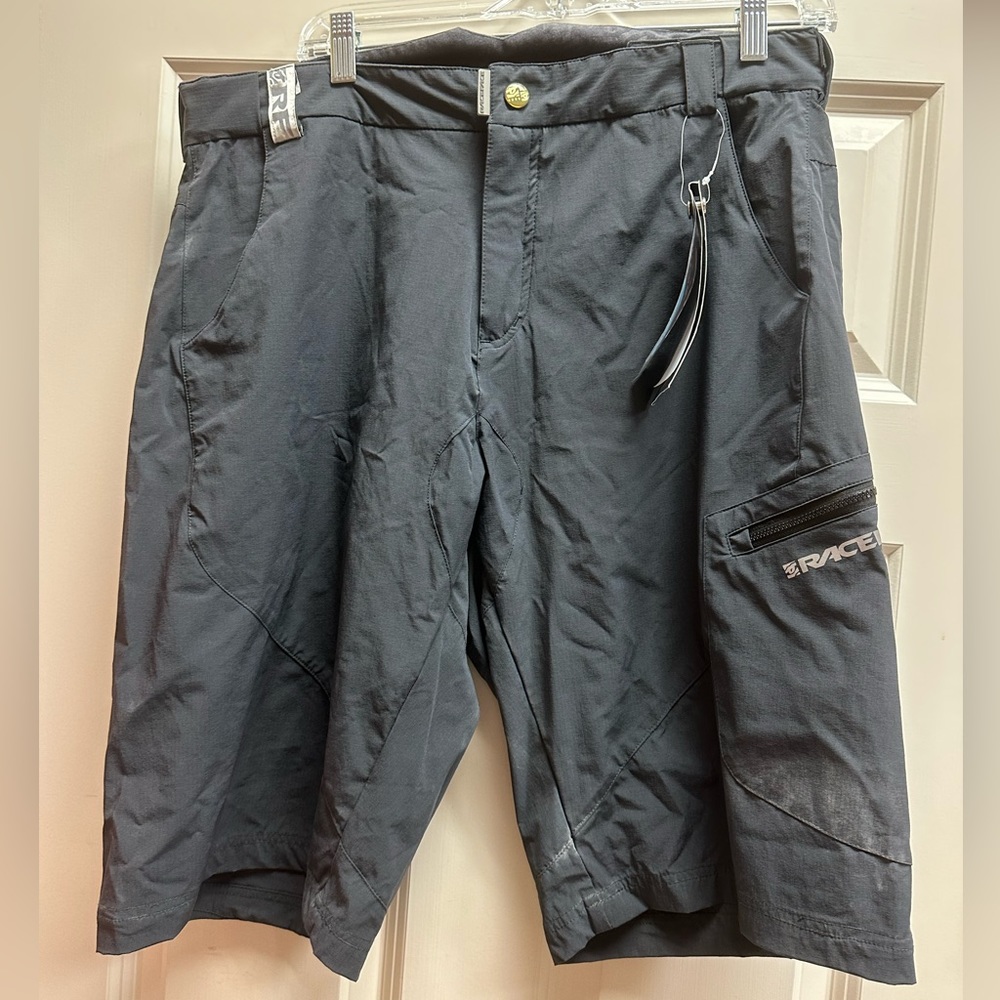 Raceface shorts NWT